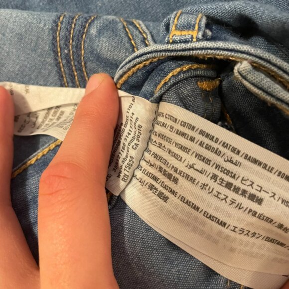 Y2K low rise Hollister light wash skinny jeans! - Picture 15 of 16